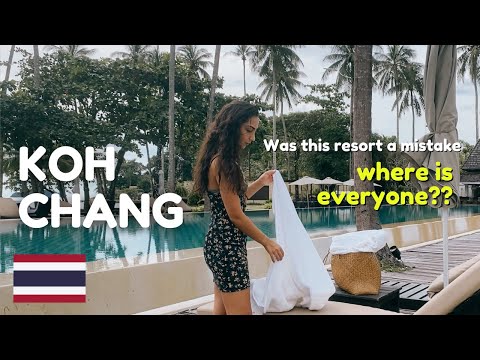 Did we go to a deserted island ?? 🇹🇭 KOH CHANG [Thailand Travel Vlog]